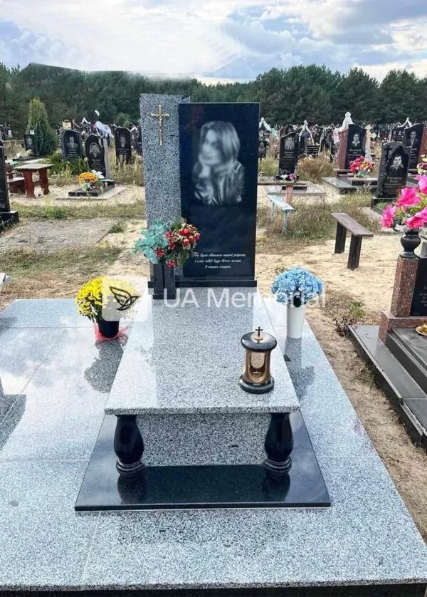 Одинарний пам'ятник 131