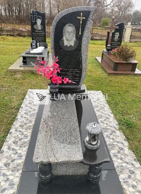 Одинарний пам'ятник 103