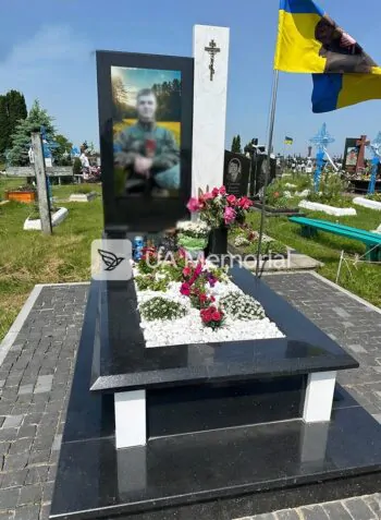 Військовий пам'ятник N-020