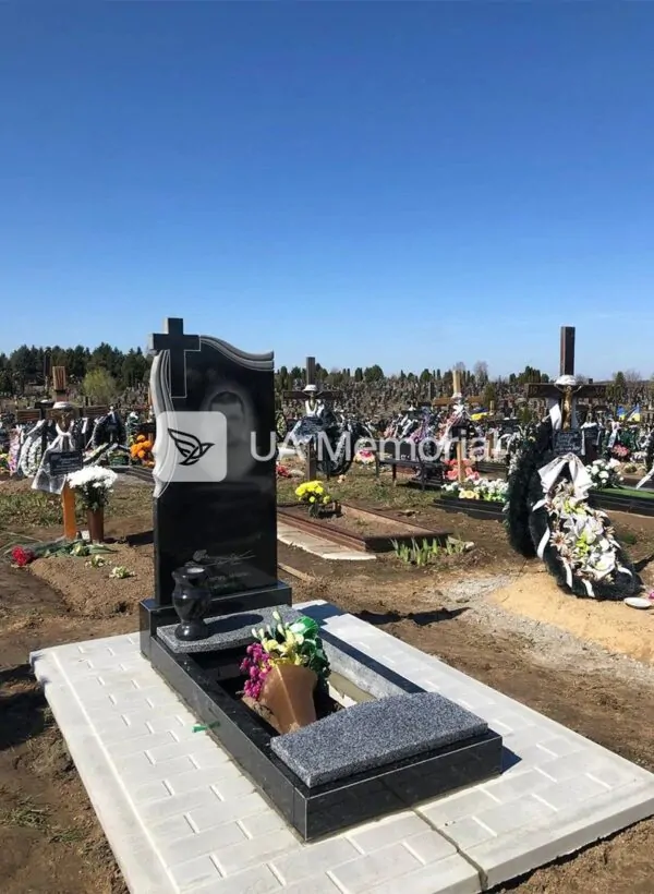 Одинарний пам'ятник 113