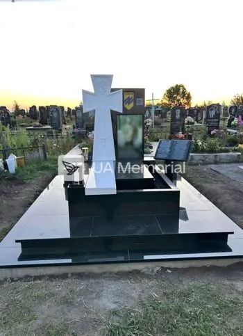 Військовий пам'ятник N-021