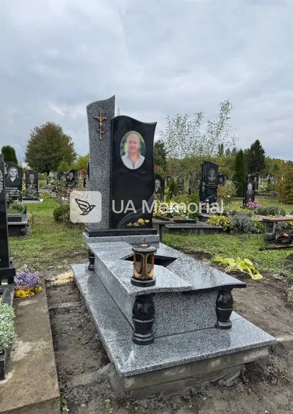 Одинарний пам'ятник 129