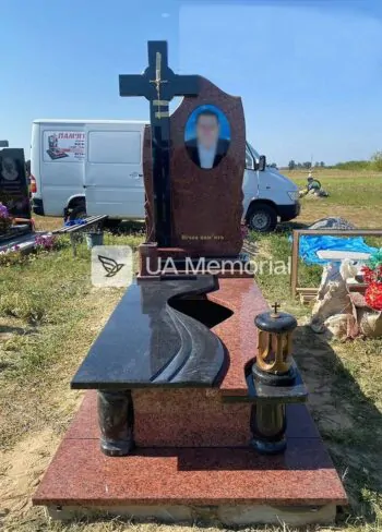 Одинарний пам'ятник 125